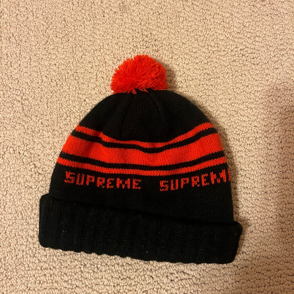 Supreme Classic stripe Beanie - Black And Red - Sold Out